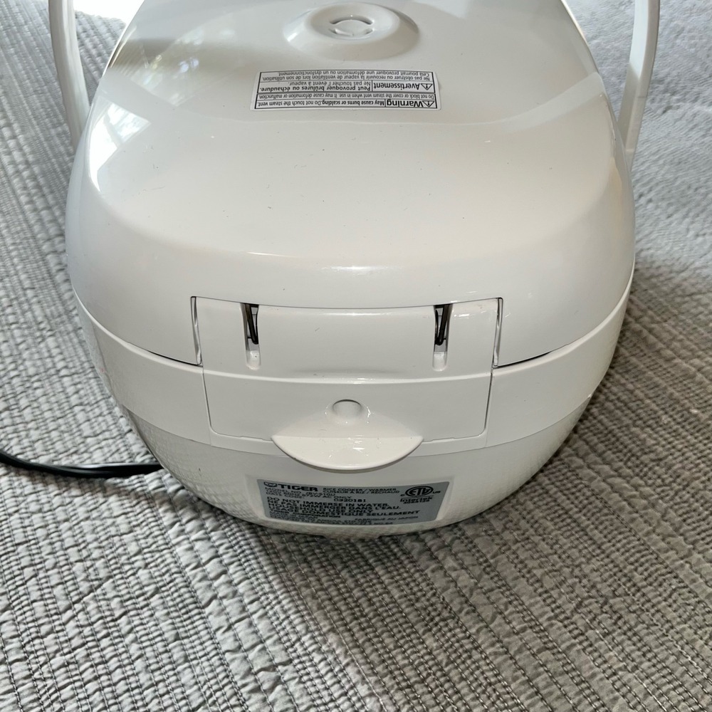 Tiger JBV-S10U 5.5 Cup Microcomputer Rice Cooker White Multi-Menu - Picture 4 of 8
